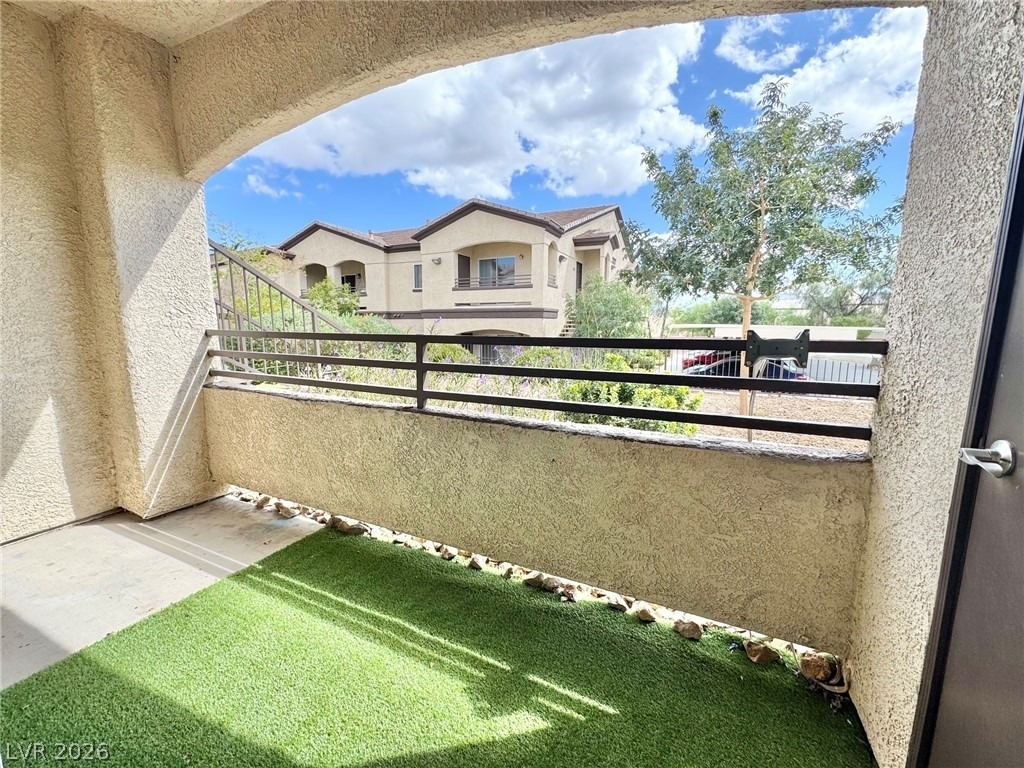 2291 W Horizon Ridge Parkway - Photo 16