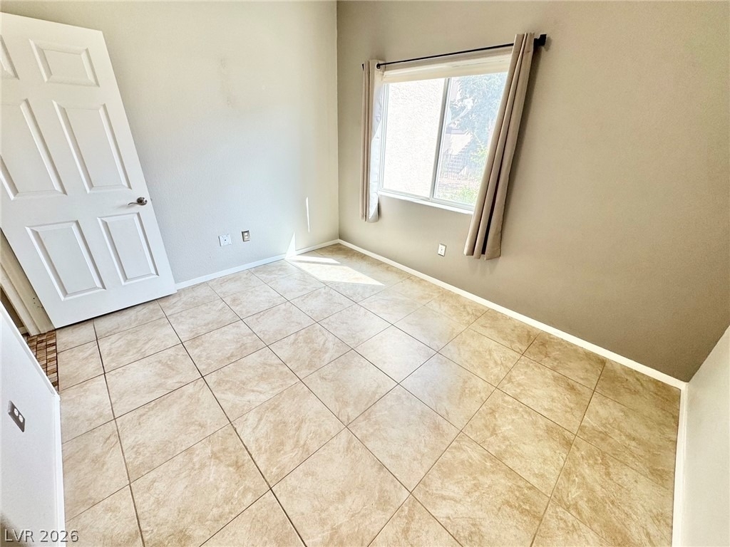 2291 W Horizon Ridge Parkway - Photo 12
