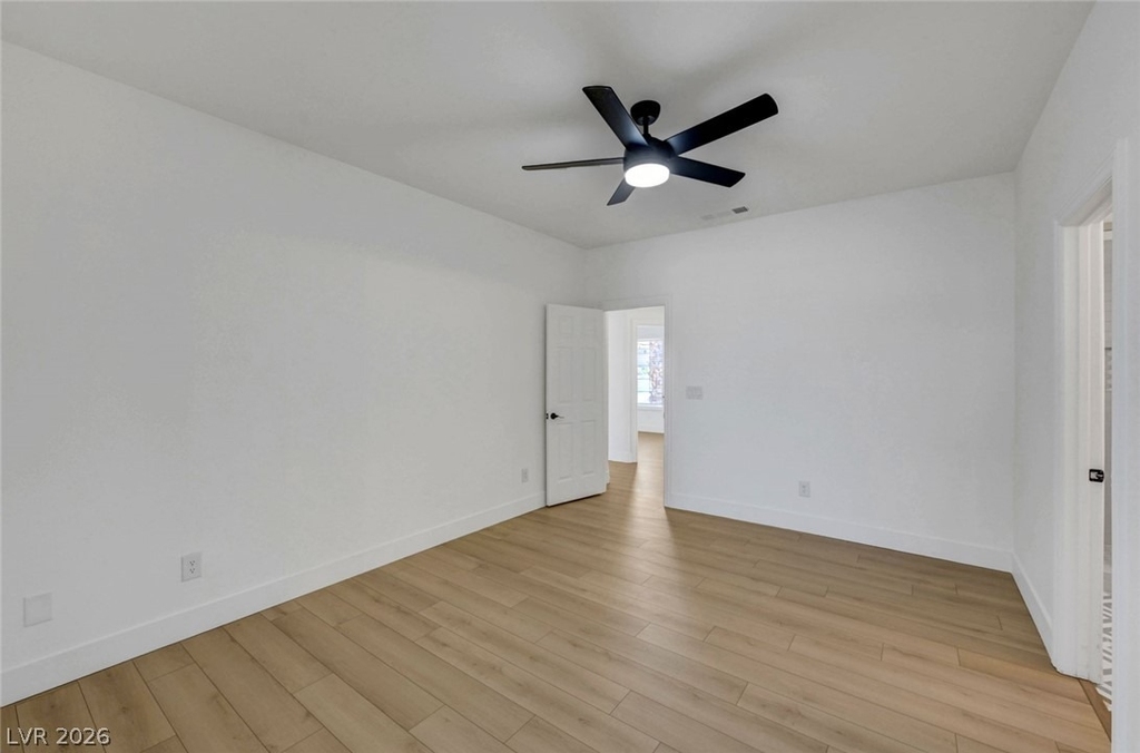 400 Breeze Way - Photo 20