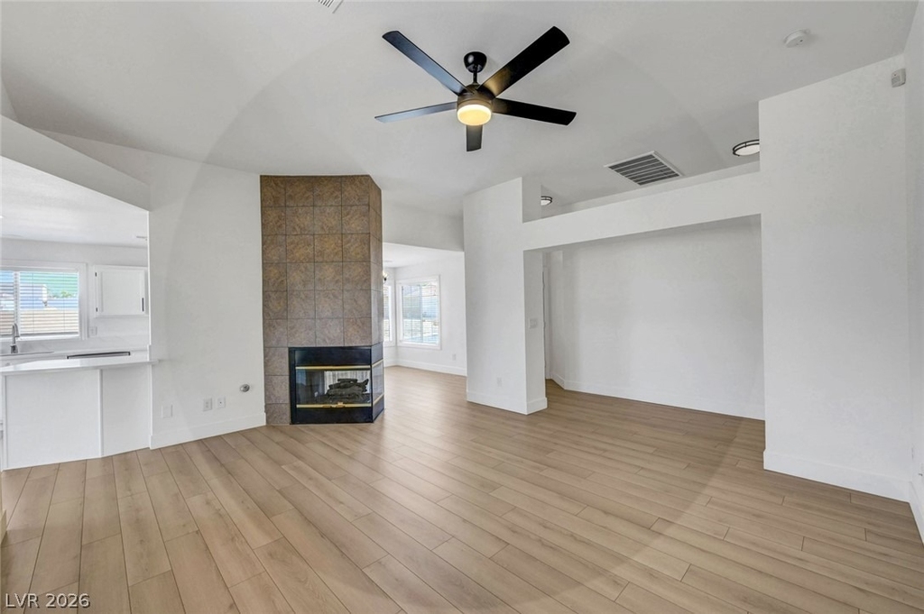 400 Breeze Way - Photo 8