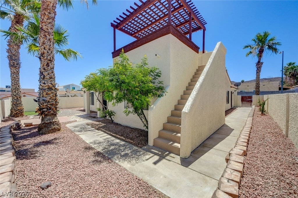 400 Breeze Way - Photo 35