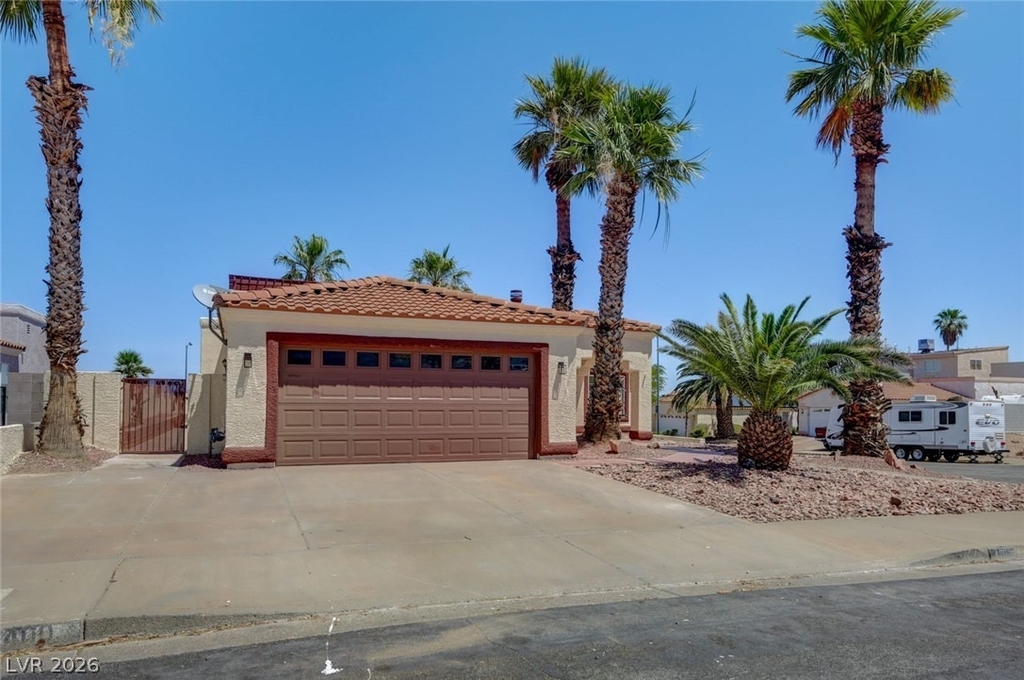 400 Breeze Way - Photo 4