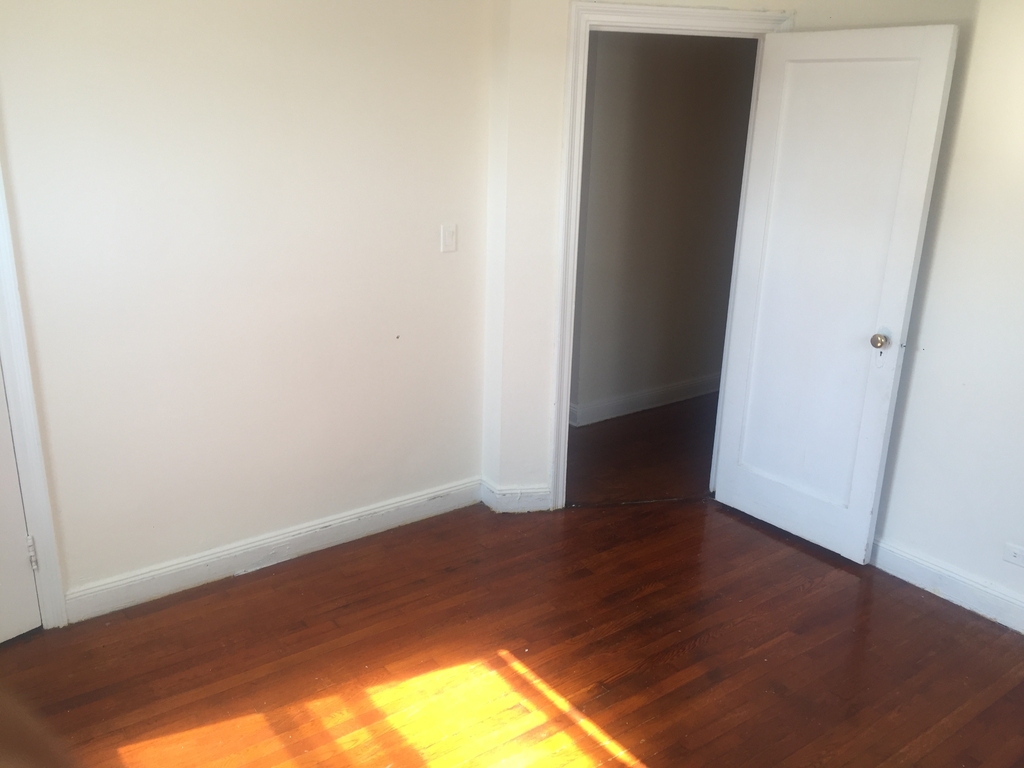 Marine Avenue & Ridge Blvd - Photo 10