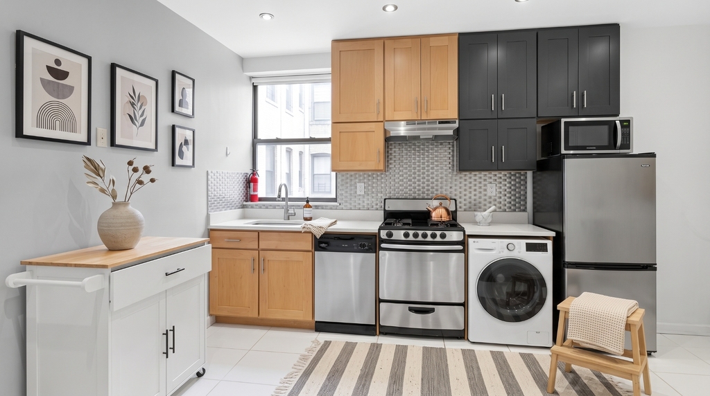 8 West 108th Street - Photo 0