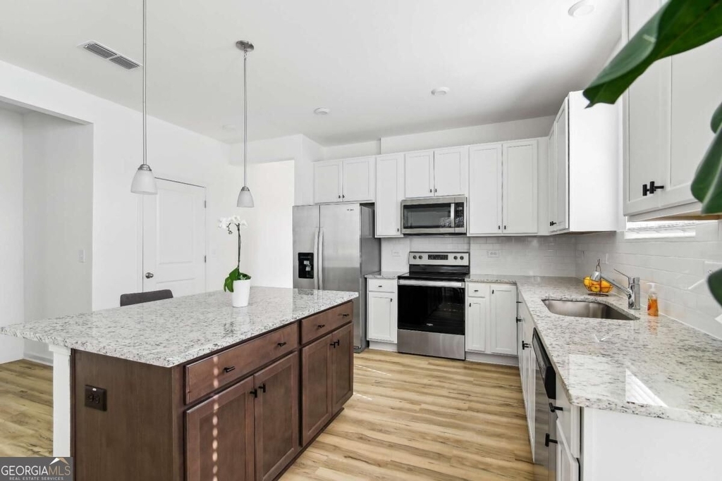 1634 Salinger Court - Photo 11