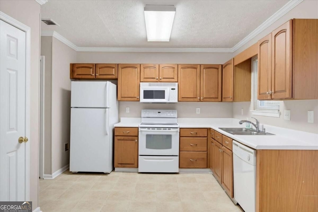 2100 Winsburg Drive Nw - Photo 10