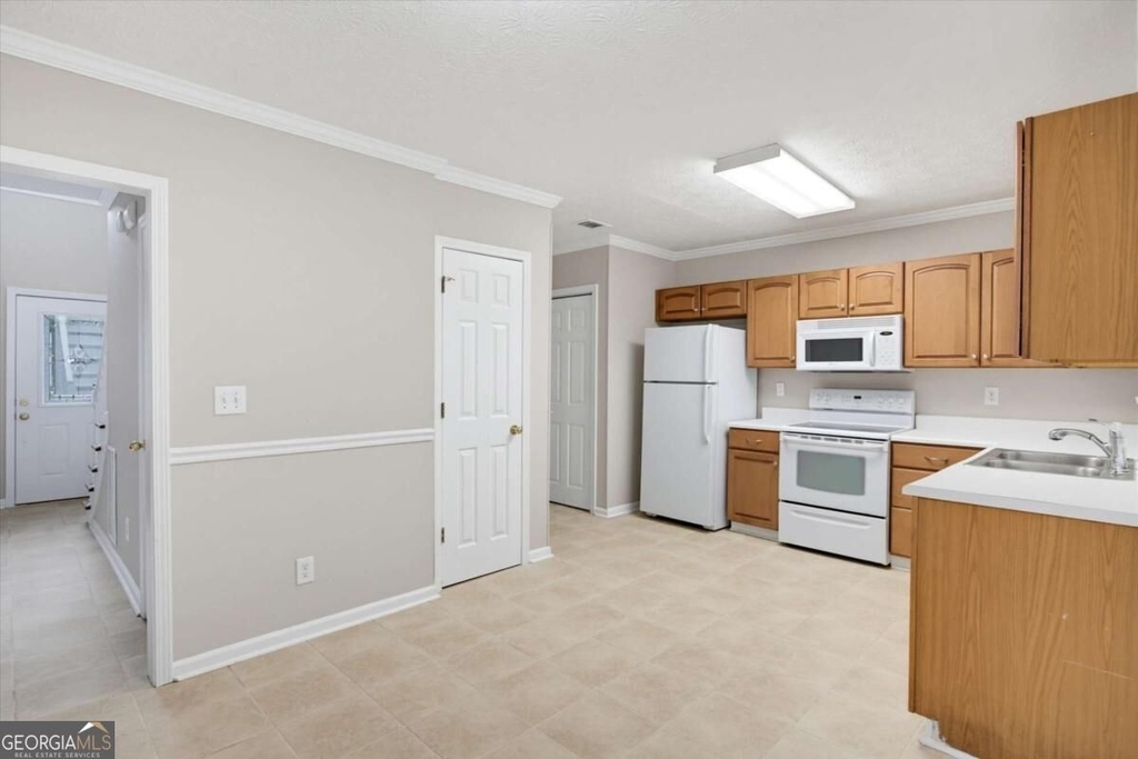 2100 Winsburg Drive Nw - Photo 12