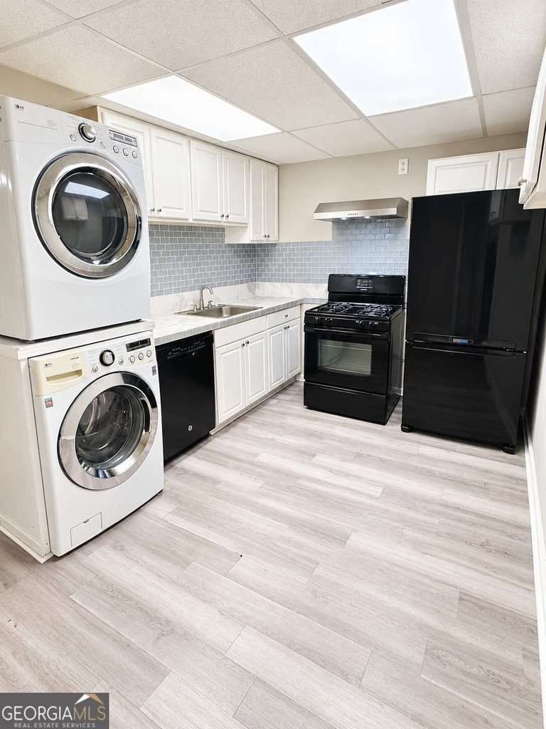 220 Sandy Springs Place - Photo 4