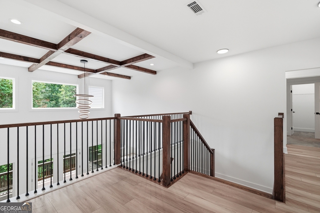 5676 Meadow View Drive - Photo 35