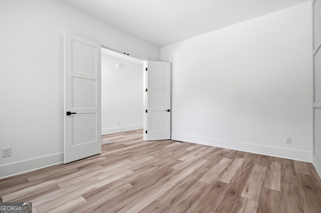 5676 Meadow View Drive - Photo 5