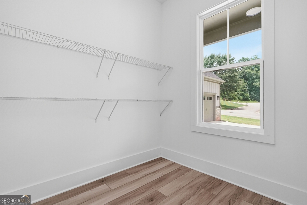 5676 Meadow View Drive - Photo 33
