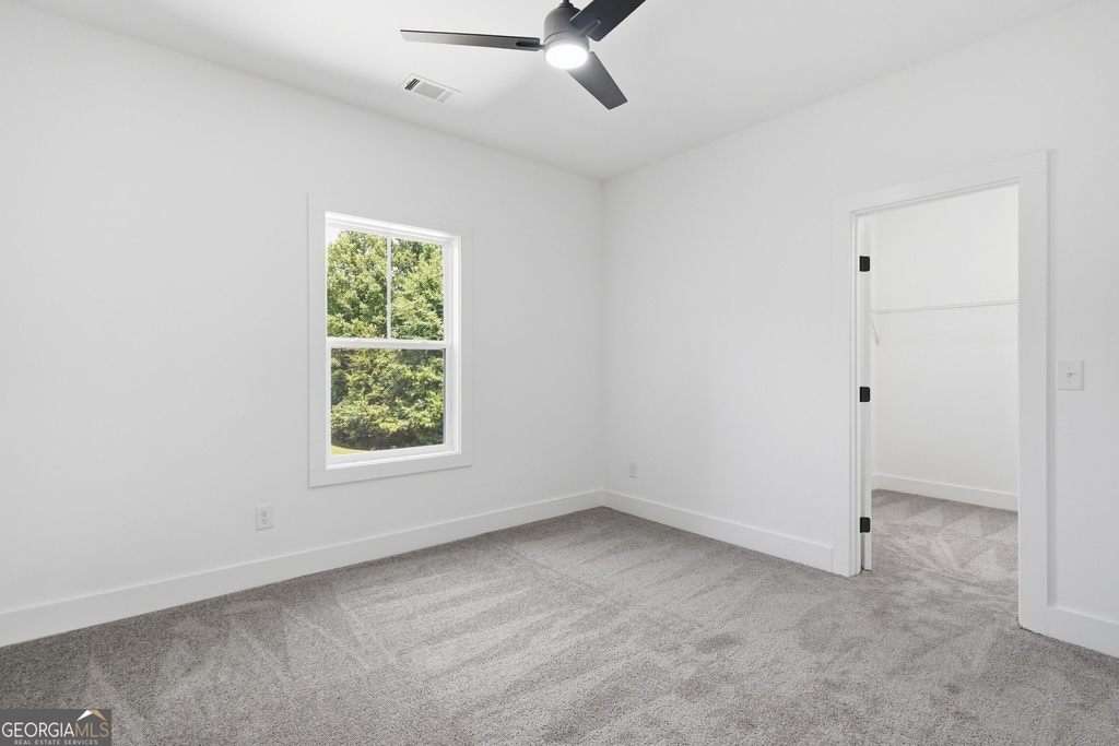 5676 Meadow View Drive - Photo 38