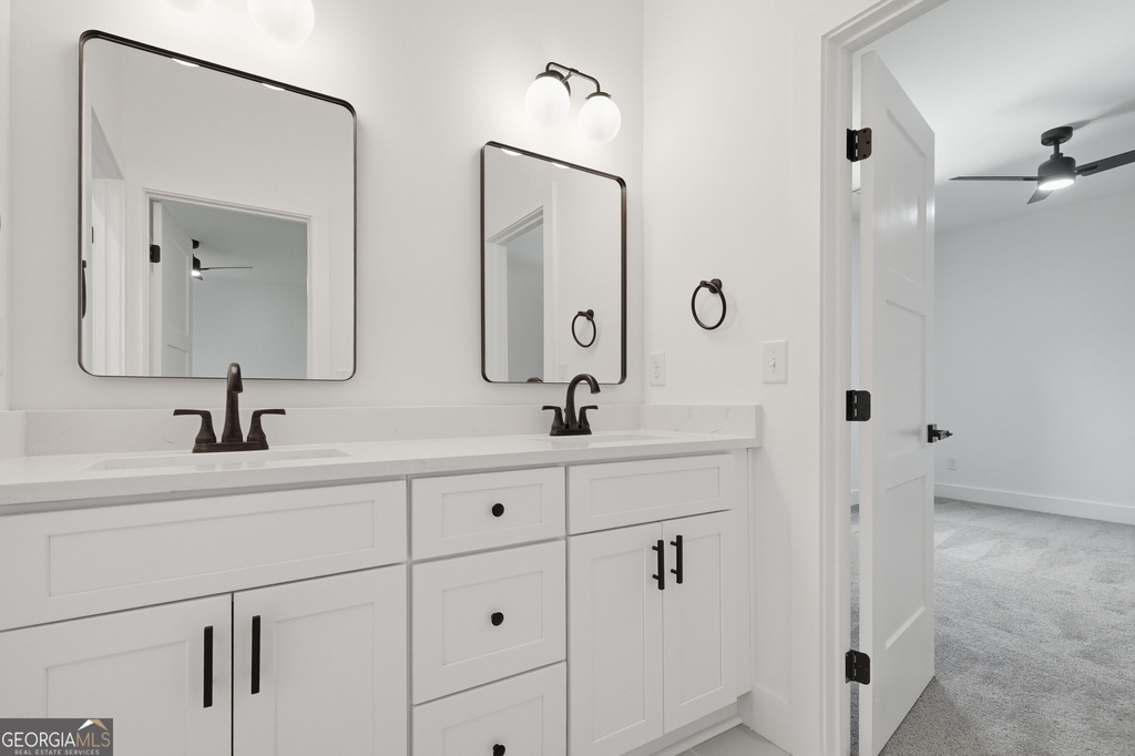 5676 Meadow View Drive - Photo 42