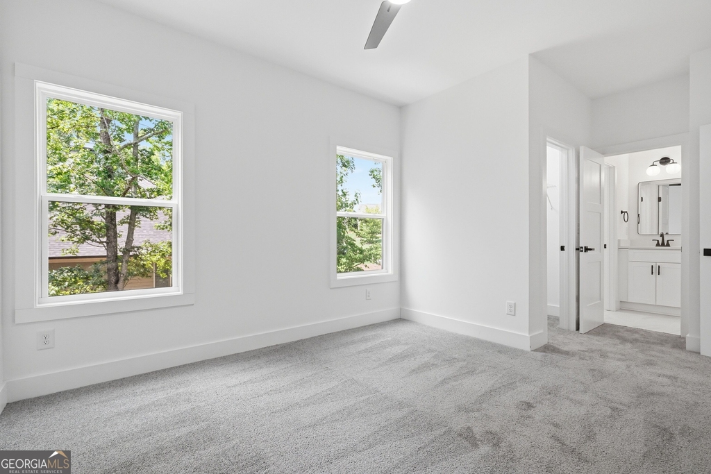 5676 Meadow View Drive - Photo 45