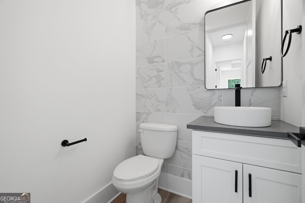 5676 Meadow View Drive - Photo 27