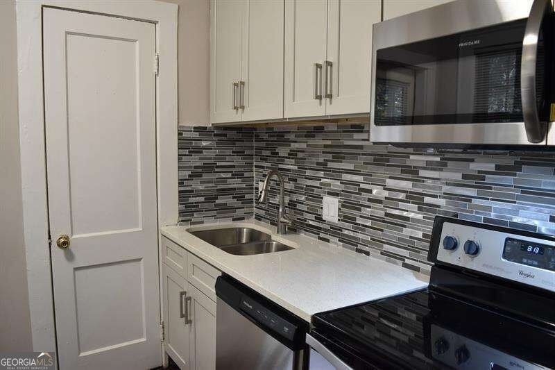 856 Ponce De Leon Avenue - Photo 3