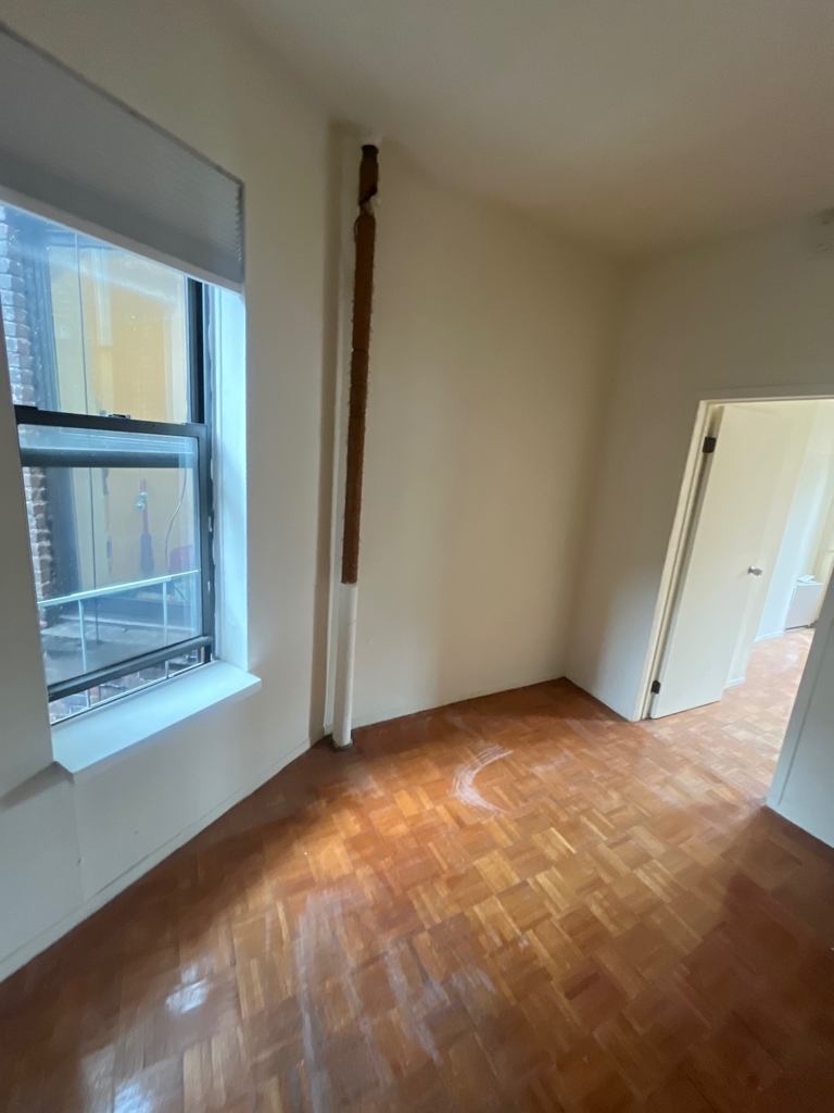 300 East 89th Street, New York, NY 10128 - Photo 9