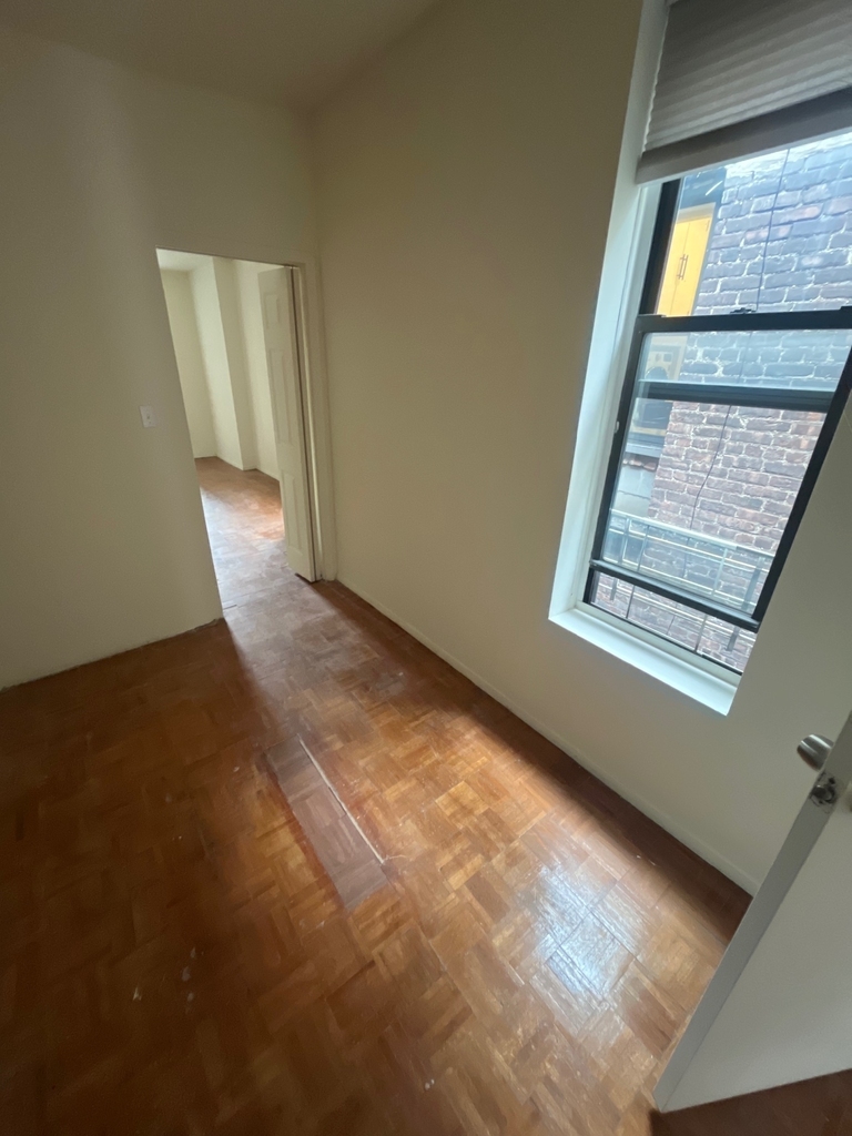300 East 89th Street, New York, NY 10128 - Photo 7