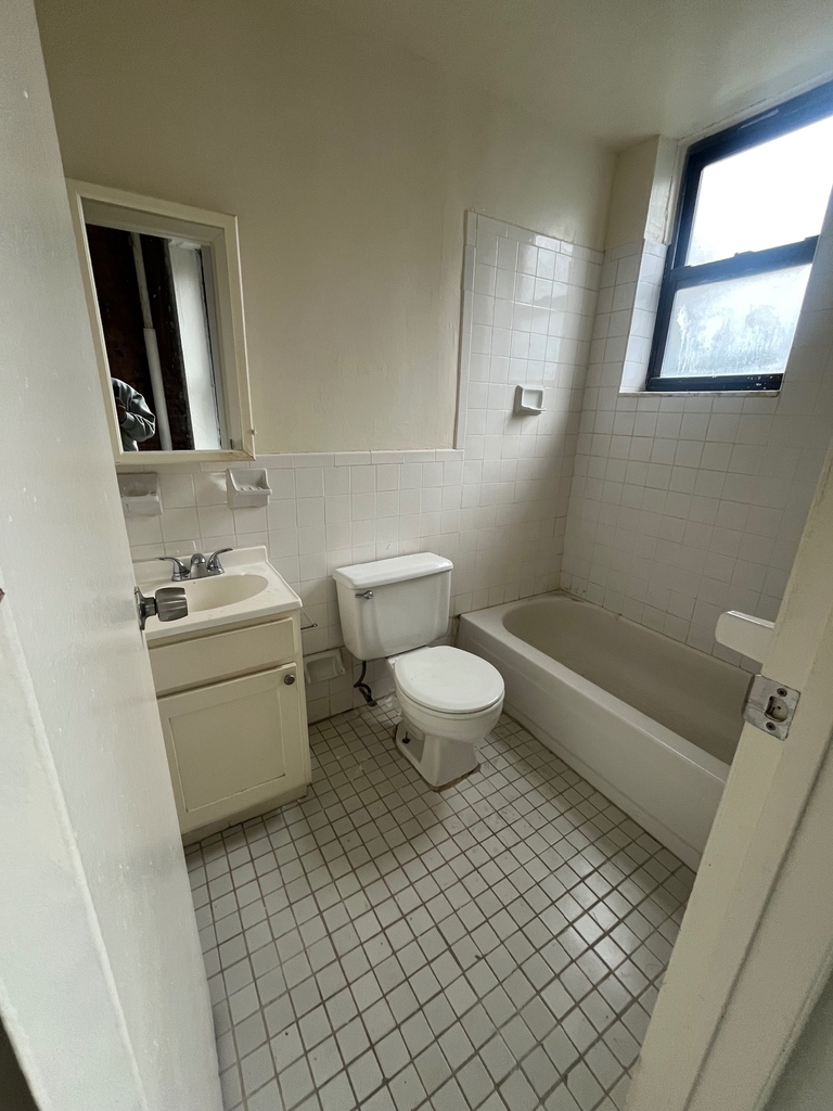 300 East 89th Street, New York, NY 10128 - Photo 6