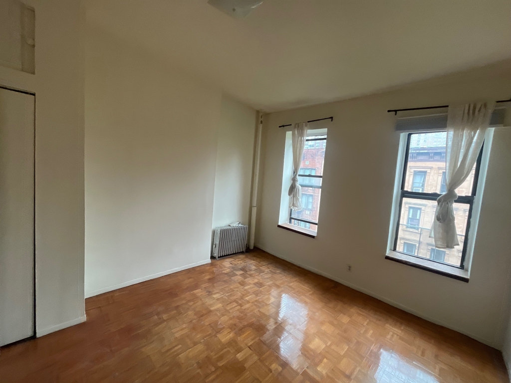 300 East 89th Street, New York, NY 10128 - Photo 16