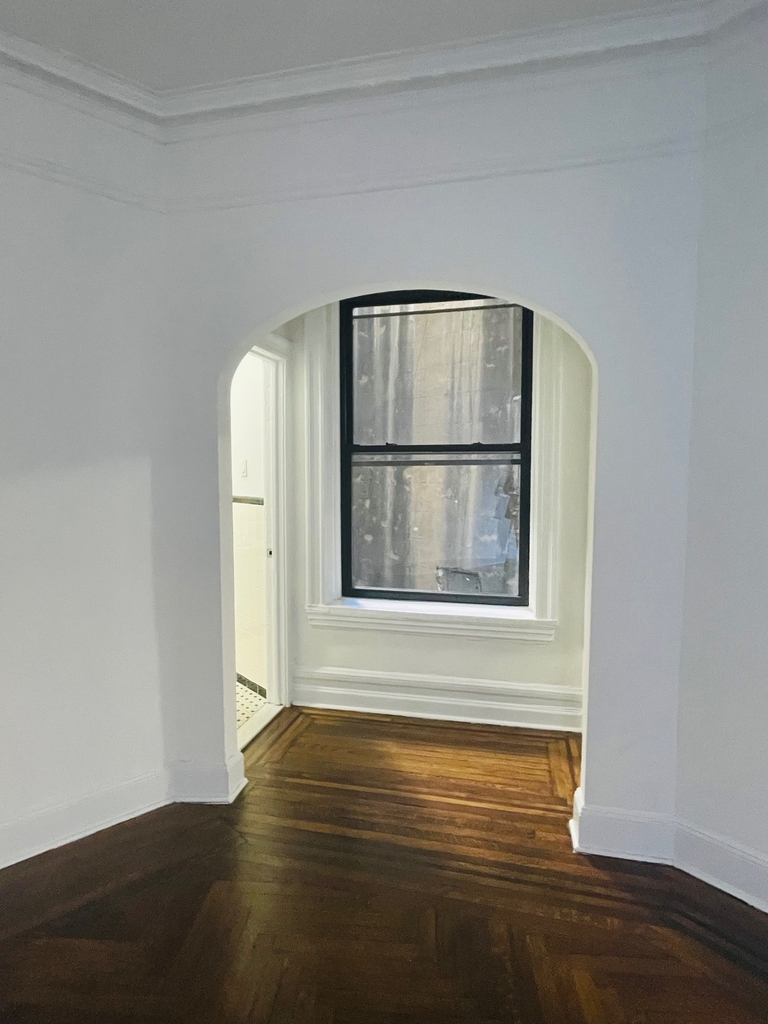166 West 72nd Street, 2C - Photo 7