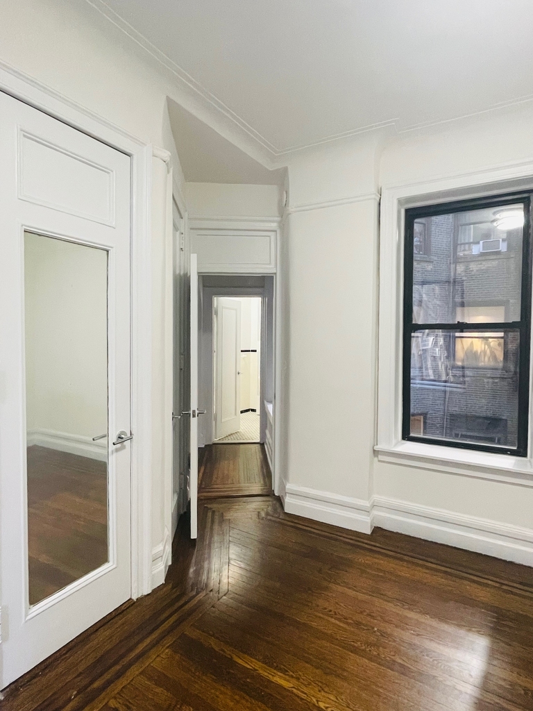 166 West 72nd Street, 2C - Photo 4