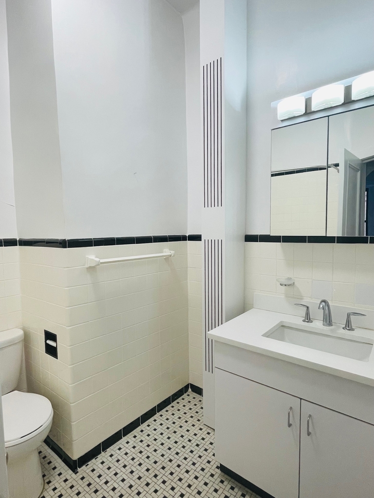 166 West 72nd Street, 2C - Photo 9
