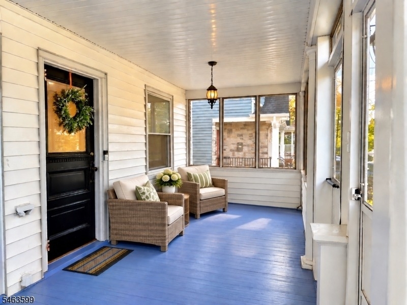 22 Gates Ave - Photo 3