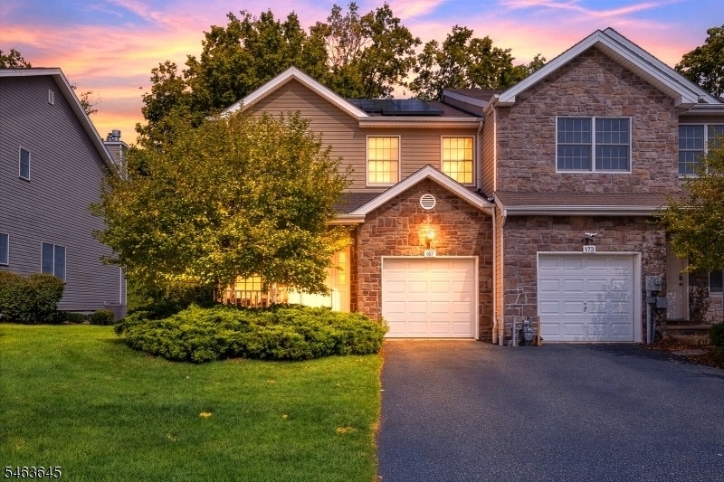 167 Raymound Blvd - Photo 0
