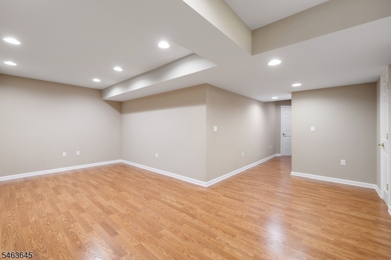 167 Raymound Blvd - Photo 36