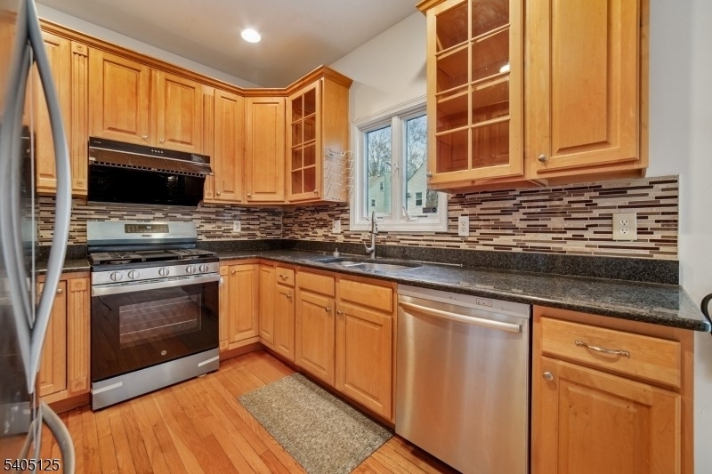 17 Grove St - Photo 8