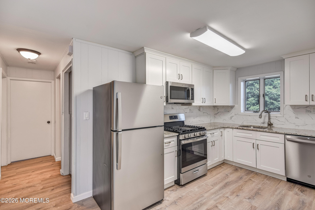 411 Atlantic Avenue - Photo 2