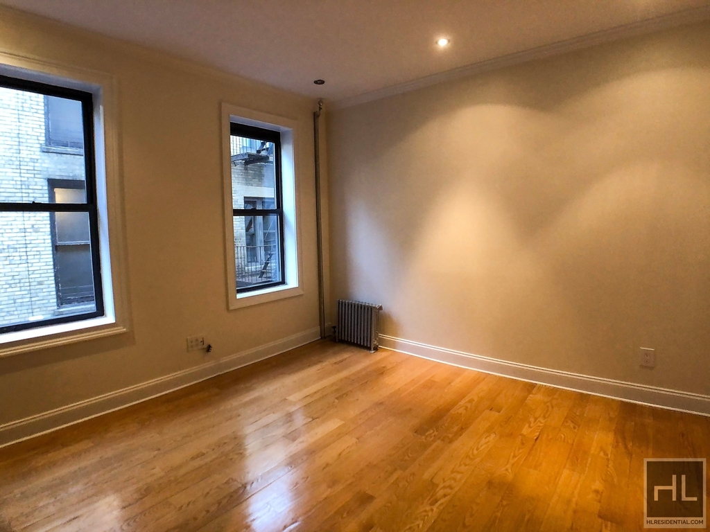 West 11th Street - Photo 0
