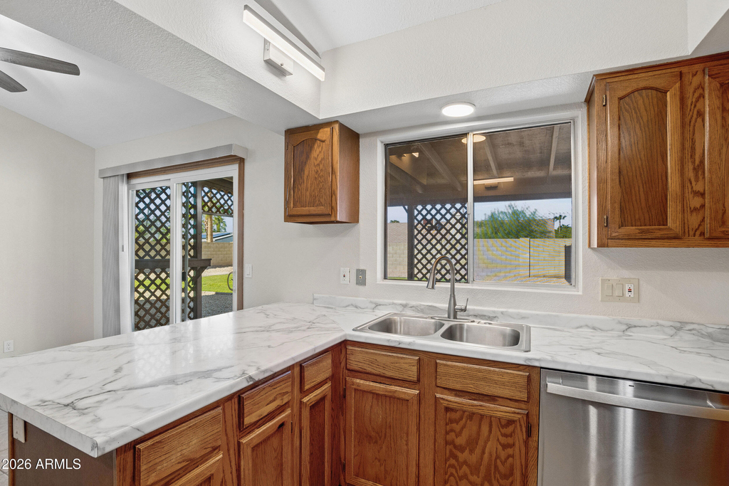 19222 N 12th Street - Photo 9