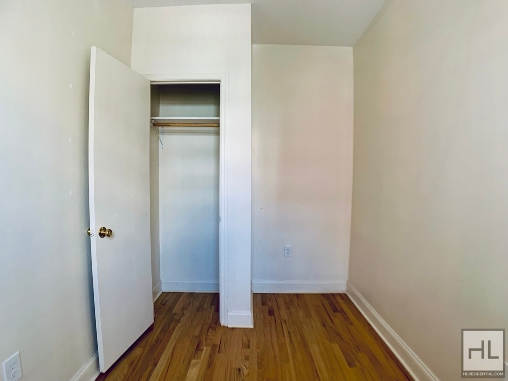 East 14th Street - Photo 6