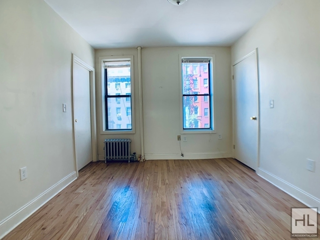 East 14th Street - Photo 7
