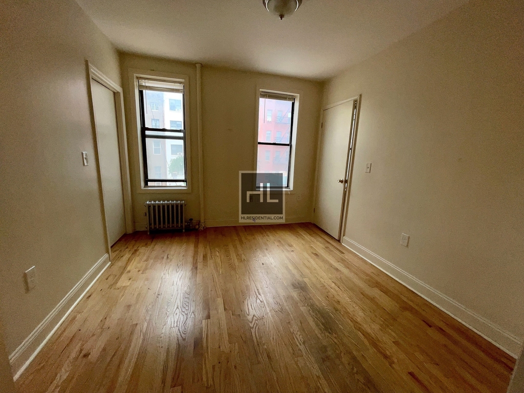 East 14th Street - Photo 0