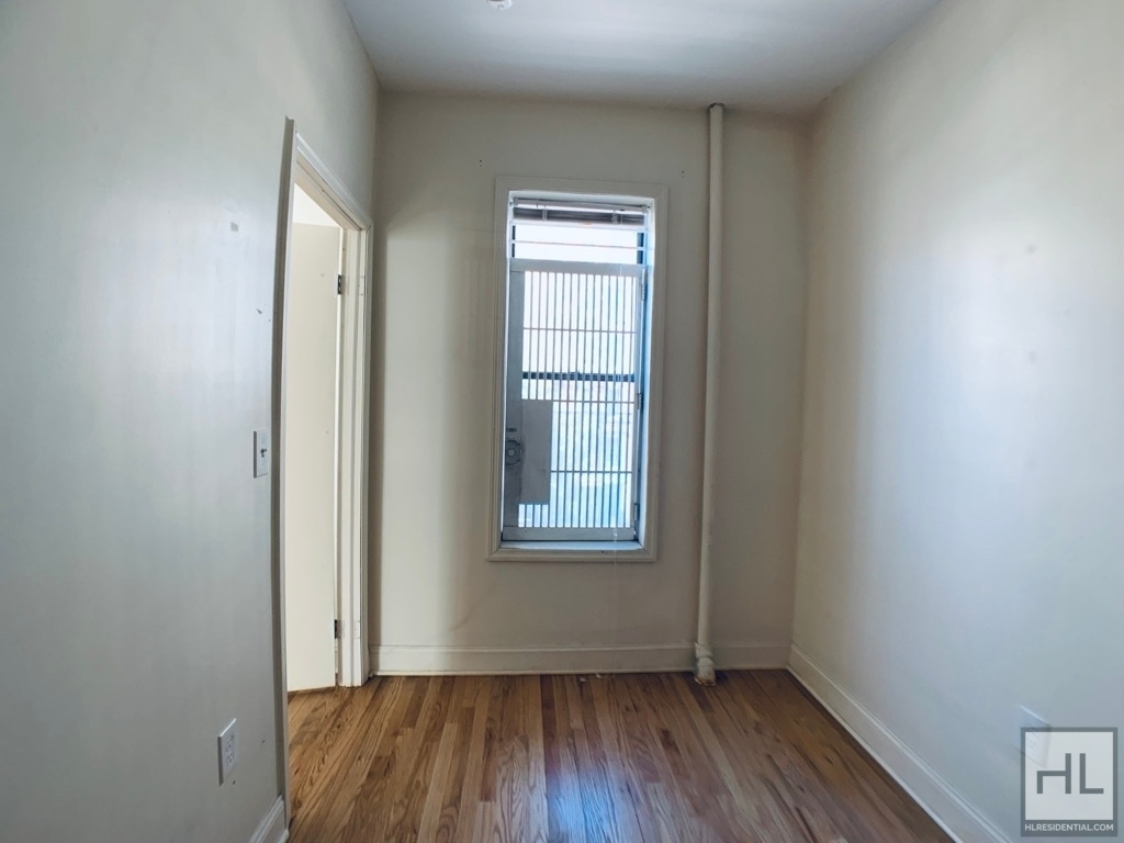 East 14th Street - Photo 5