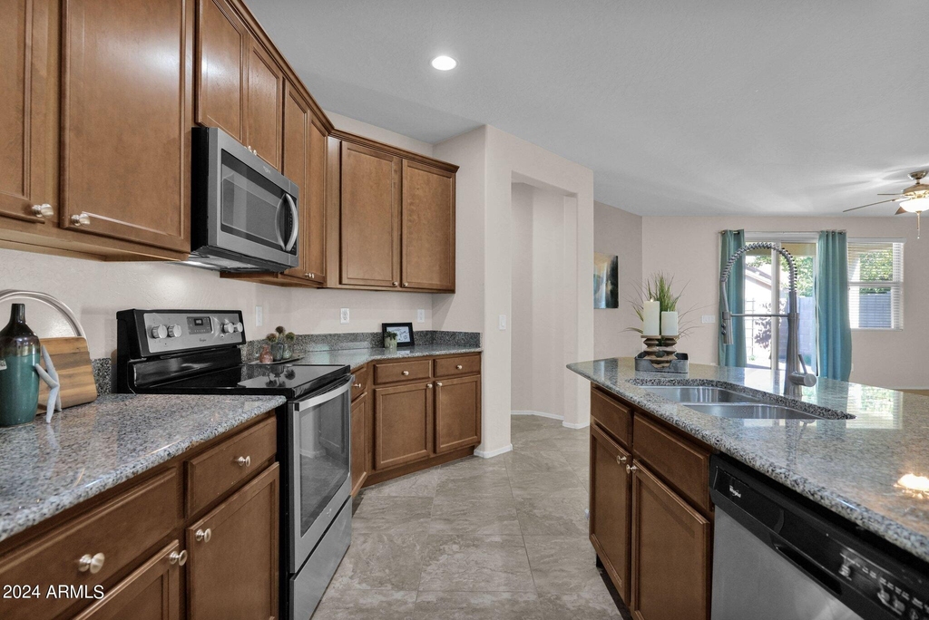 3624 E Sexton Street - Photo 1