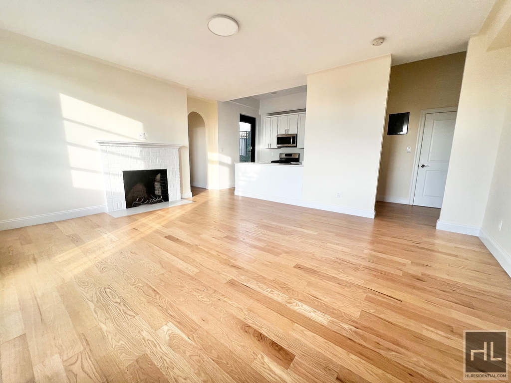 Second Avenue - Photo 1