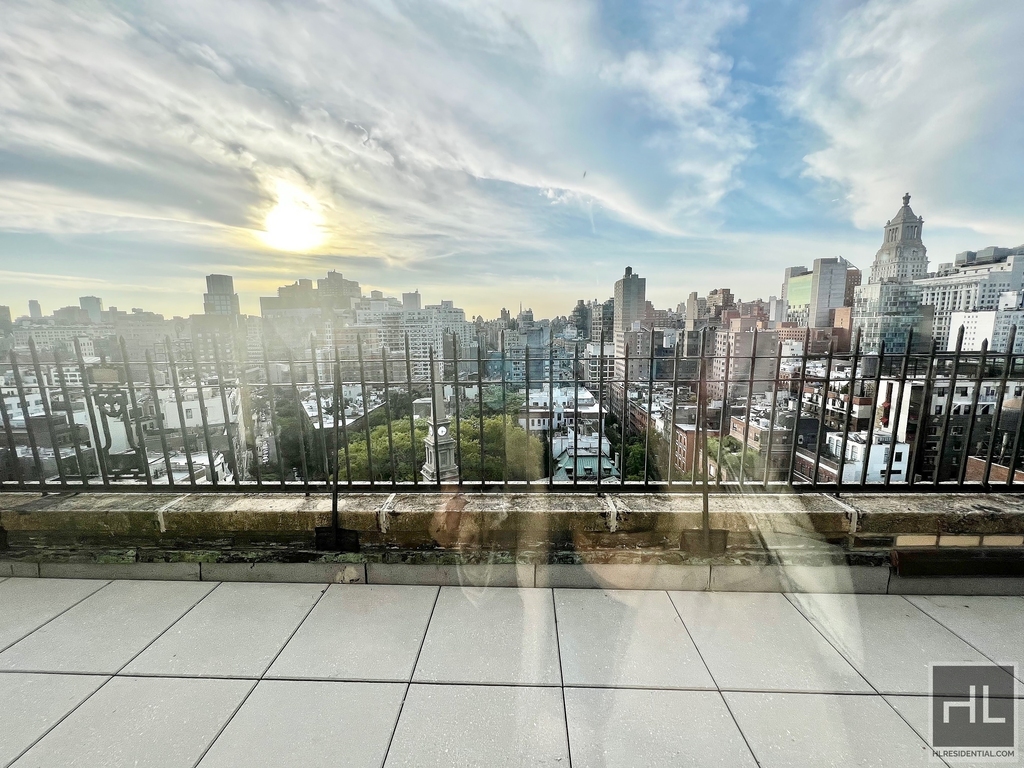 Second Avenue - Photo 5