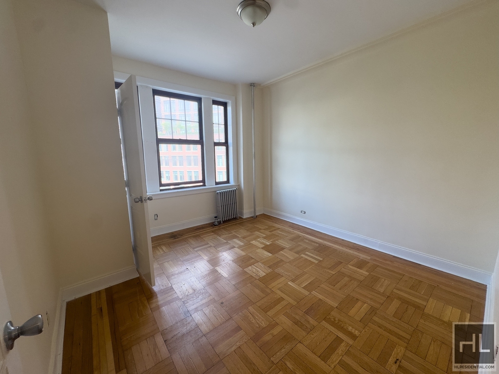 West 11th Street - Photo 3