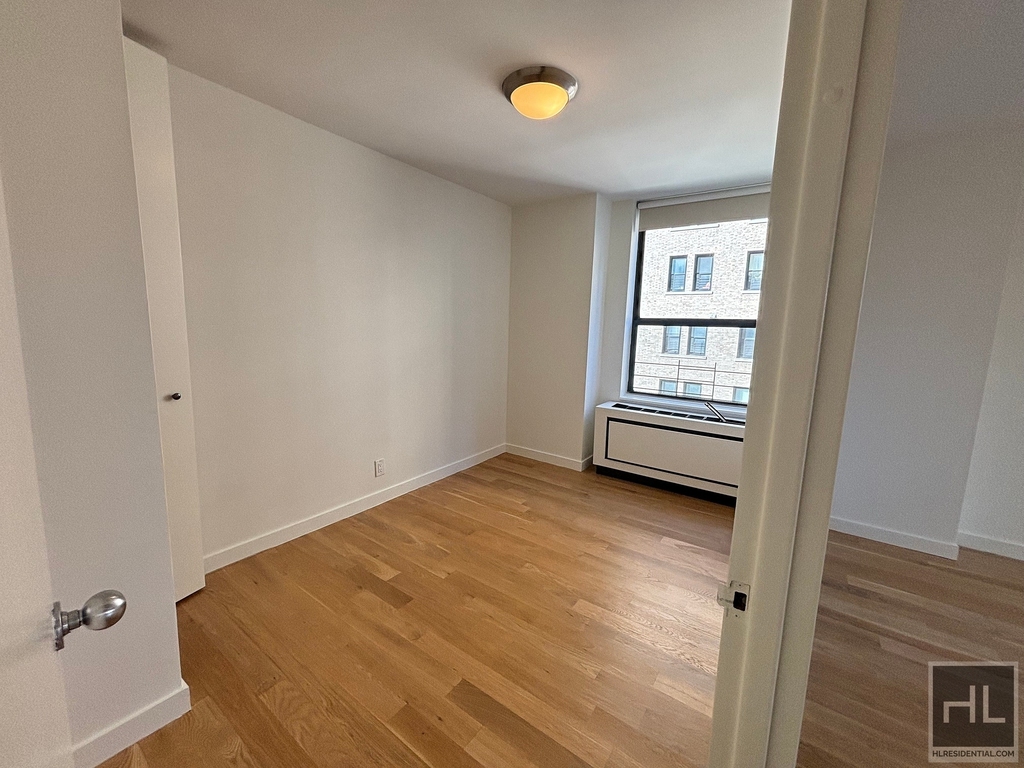 West 87th Street - Photo 1