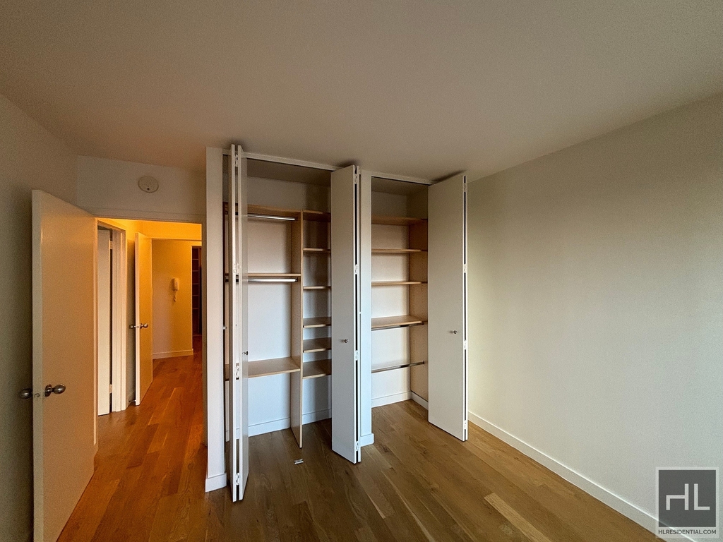 West 87th Street - Photo 4