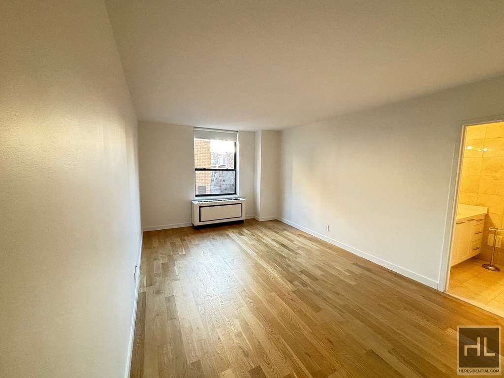 West 87th Street - Photo 3