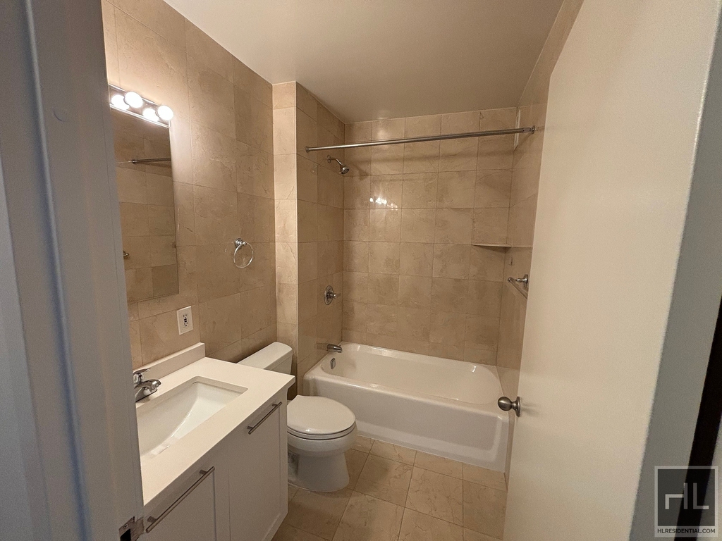 West 87th Street - Photo 7
