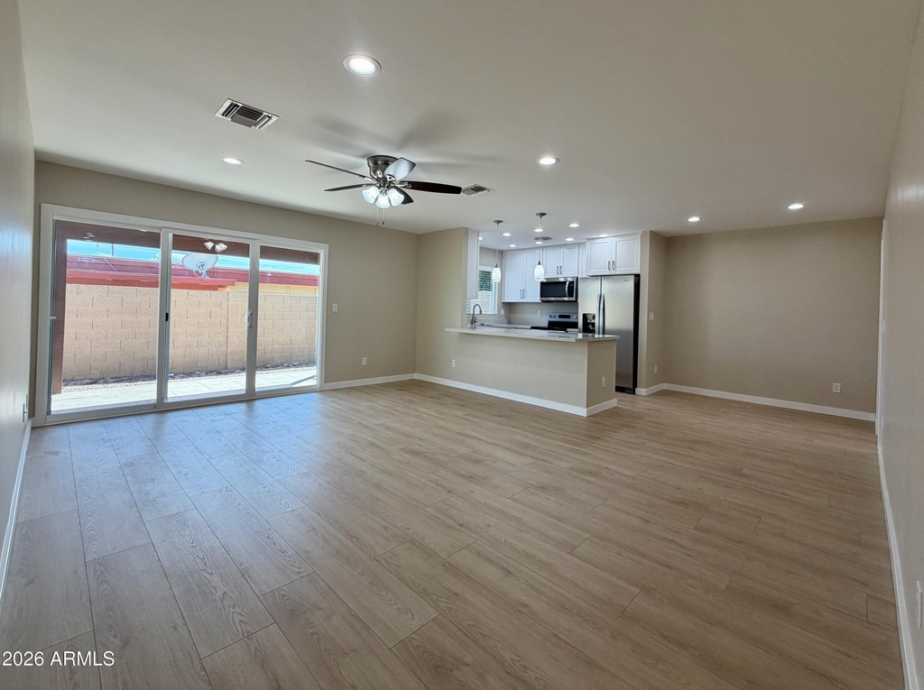 2507 E Villa Maria Drive - Photo 2