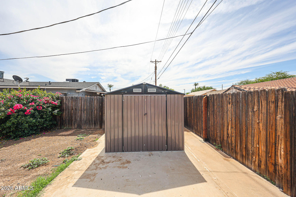 7014 N 77th Avenue - Photo 27