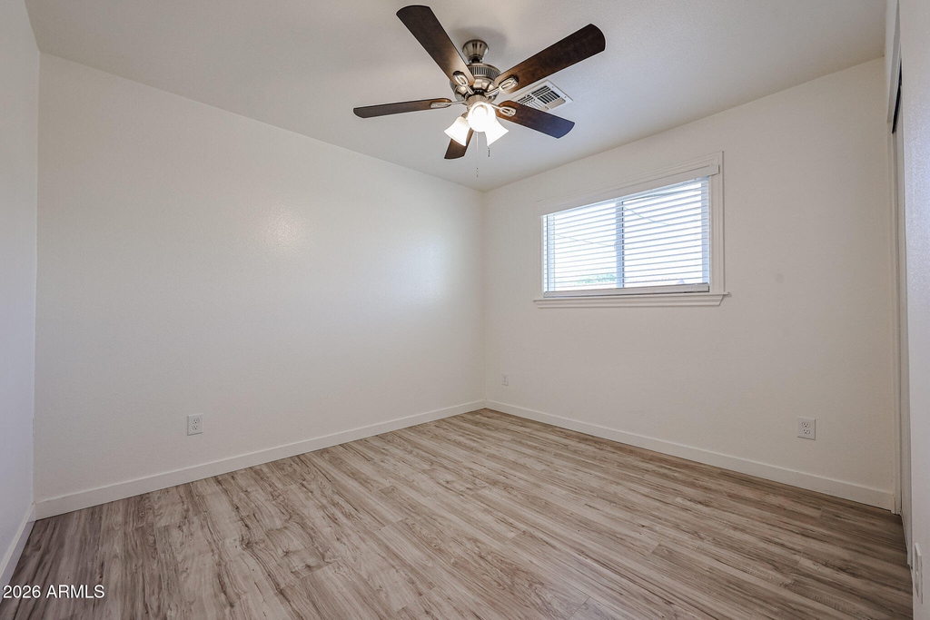7014 N 77th Avenue - Photo 14