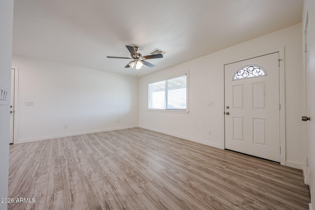 7014 N 77th Avenue - Photo 10